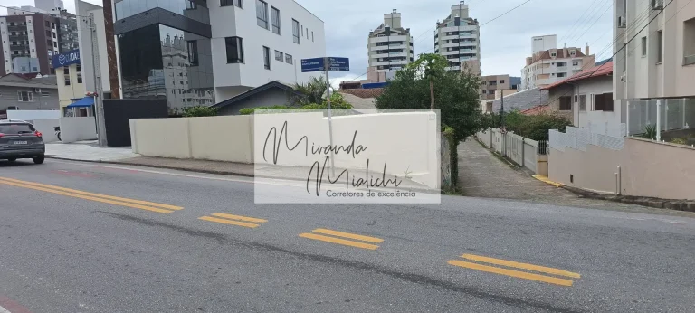 Imagem Terreno em Trindade ideal para empreendimento