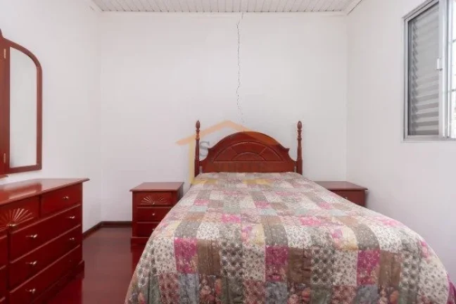Imagem Sobrado 3 dormitórios, 2 banheiros, possui sala ampla e bem iluminada, cozinha funcional com espaç...