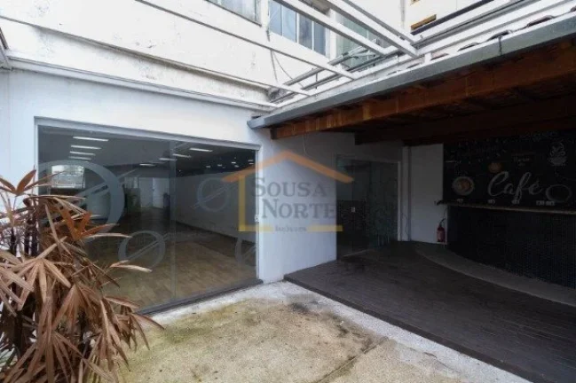 Imagem Ponto comercial com aproximadamente 516 m², composto por diversos ambientes e banheiros, possibilit...