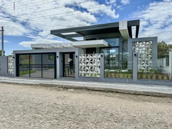 Imagem Casa 4 Dormitórios - Bairro Atlantida