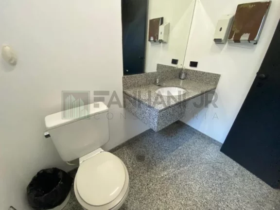 Imagem Imperdível: Casa Comercial de Alto Padrão no Jardim América, São Paulo-SP, 6 salas, 6 banheiros, 20 vagas de garagem, 370m²!