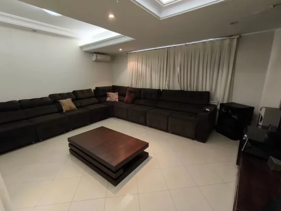 Imagem Sobrado De Esquina Sozinho No Lote No Centro De Sanedor Canedo