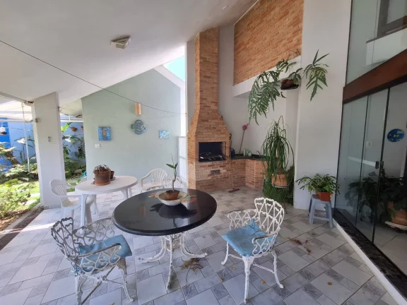Imagem CASA EM 3 LOTES, PERTINHO DA PRAIA PAISAGISMO ESPETACULAR