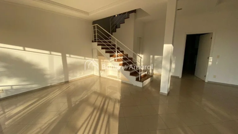 Imagem Imóvel amplo e elegante, com quatro quartos, sendo três deles suítes, além de quatro banheiros n...