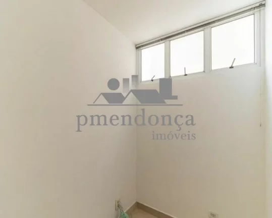 Imagem Apartamento amplo, living para 02 ambientes, dormitórios com armários, banheiro social, cozinha e ...