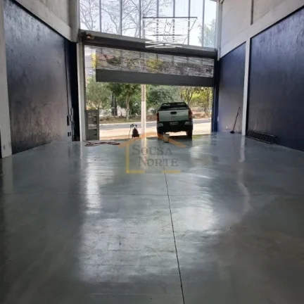 Imagem Galpão novo, com telhado térmico e pé direito de 9 metros, garantindo excelente ventilação e lu...