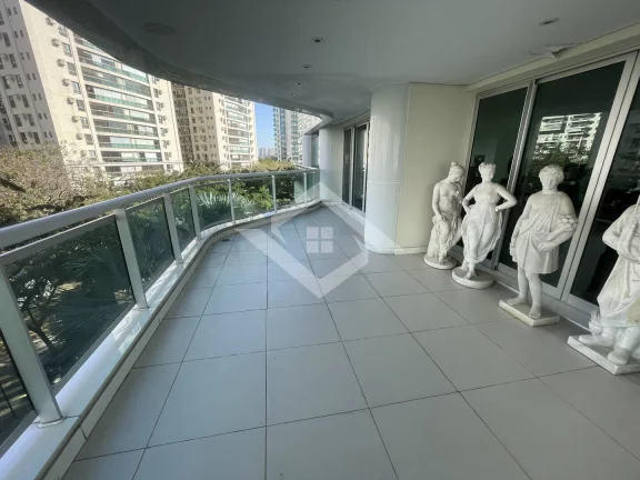 Imagem Apartamento de 4 Quartos para Venda na Barra da Tijuca com 407 m²
