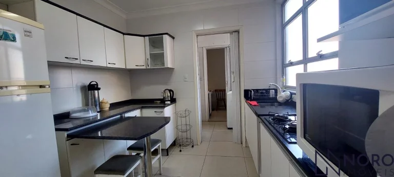 Imagem Apartamento com 2 dormitórios + dependência completa e 1 vaga de garagem na Andr