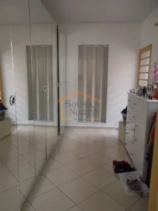 Imagem Sobrado de 210 m², totalmente reformado em porcelanato, com 3 dormitórios, sendo 1 suite com hidro...