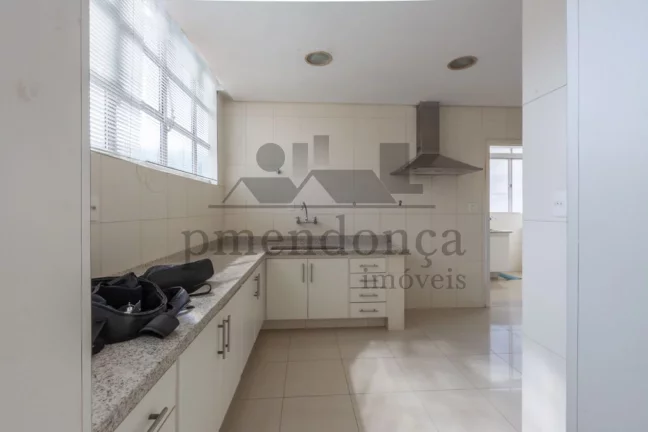 Imagem Apartamento amplo na Oscar Freire, 205m² com ótima distribuição e pé direito alto Em 2009 o apa...