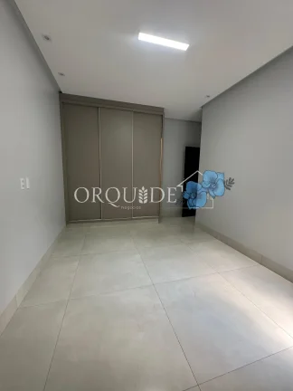 Imagem Imperdível oportunidade: Casa à venda em Rio Verde-GO, Residencial Canaã! 3 quartos, 1 suíte, 1 sala, 2 vagas de garagem - 121m².