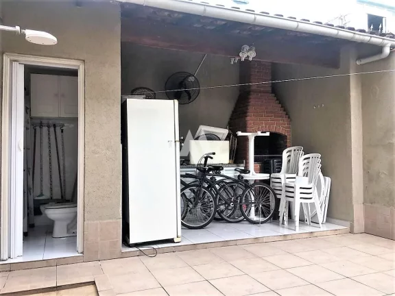 Imagem Sobreposta Alta á venda em Santos