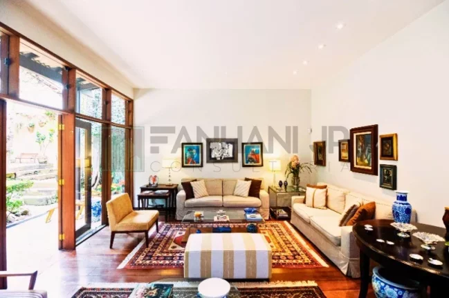 Imagem Deslumbrante casa à venda em São Paulo-SP, no Jardim Guedala: 3 quartos, 3 suítes, 4 salas, 5 banheiros, 4 vagas de garagem, 365m².