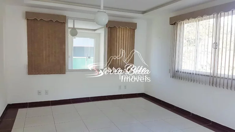 Imagem Casa com 4 dormitórios à venda, 200 m² por R$ 790.000,00 - Albuquerque - Teresópolis/RJ