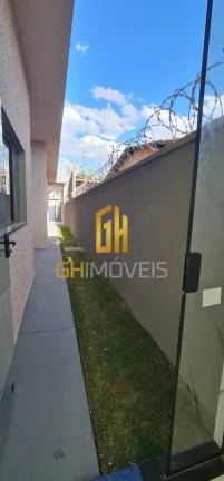 Imagem Casa com 3 quartos no Setor Faiçalville em terreno com 378m² com 221,38m² de área construída po...