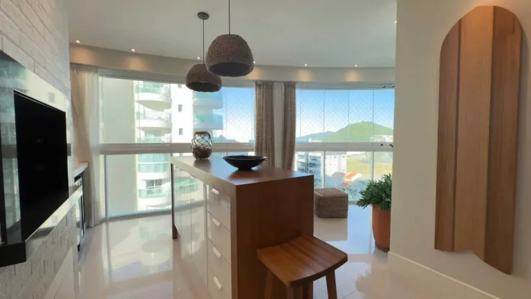 Imagem Apartamento alto padrão com 3 suítes e 3 vagas de garagem na Praia Brava Itajaí/SC