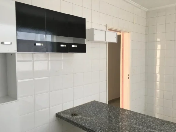 Imagem Casa Central, Venda ou Locação. Residencial/Comercial. Garagem para 3 carros, sala para 2 ambiente...