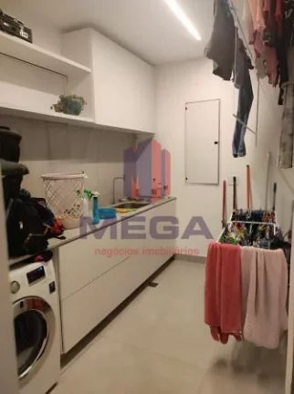 Imagem Mega vende uma magnifica casa duplex no condomínio de luxo Riviera Park