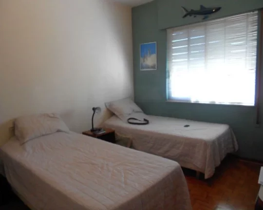 Imagem Apartamento amplo, com janelas grandes, bem arejado e iluminado, living para dois ambientes, 3 dormi...