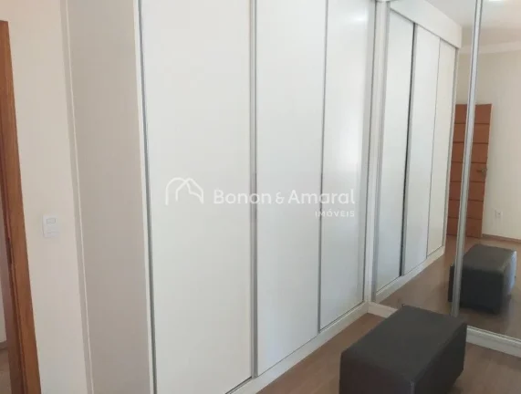 Imagem Esta casa oferece um excelente espaço, com quatro suítes, incluindo uma máster com closet e banhe...