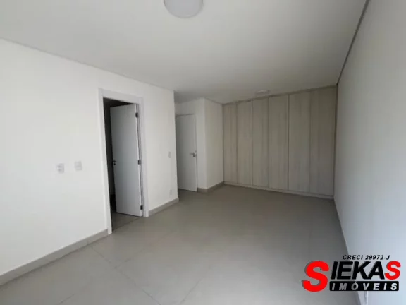 Imagem Apartamento de luxo para locação no Tatuapé, São Paulo-SP: 3 quartos, 2 suítes, 2 vagas de garagem e 140m² de área.