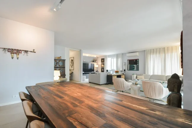 Imagem Apartamento Reformado Pinheiros - 246M², 4 Dorms, 4 Suítes, 4 Vagas Demarcadas, Hidromassagem, Piscina, Despensa, Salão de Festas.