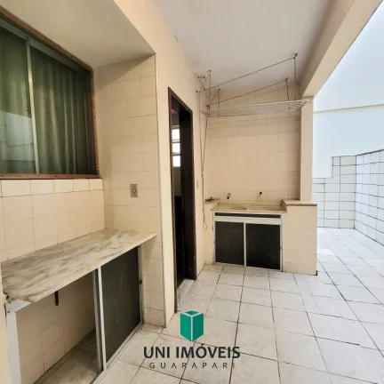 Imagem Oportunidade ! Apto à venda 3 qtos/ 1 suíte , área lateral e 2 vagas de garagem na Praia do Morro .