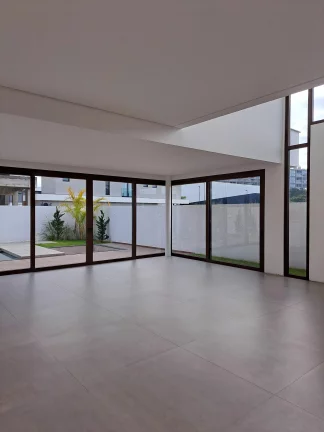 Imagem Casa com 3 dormitórios à venda sendo 3 suítes, 260.31 m2 - Perequê - Porto Belo/SC