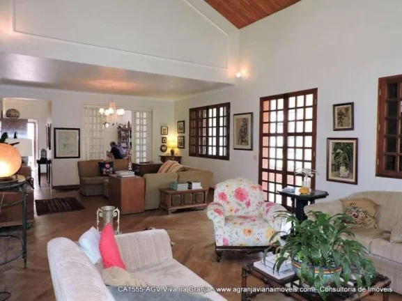 Imagem Cond Forest Hills - Casa Colonial, 4 sts e piscina! Ao lado do clube! GV