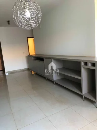 Imagem Casa com 3 dormitórios para alugar, 150 m² por R$ 2.940,00/mês - Araporã - Araporã/MG