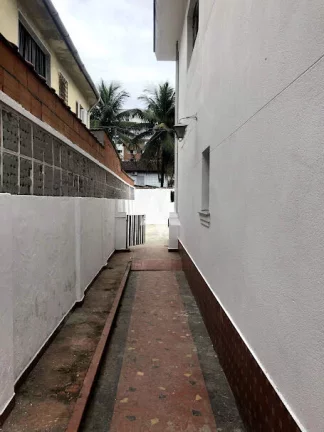 Imagem Casa Comercial para locação com 5 dormitórios e 8 vagas no bairro do Marapé em Santos/SP