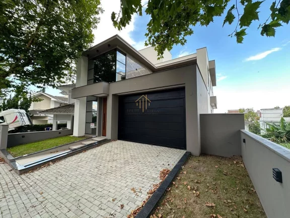 Casa nova com 3 suítes no bairro Pedra Branca