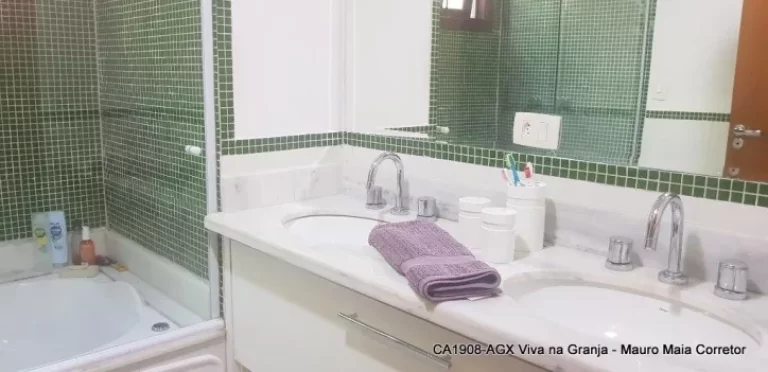 Imagem Casa com 4 dormitórios à venda, 288 m² -Granja Viana - Carapicuíba/SP