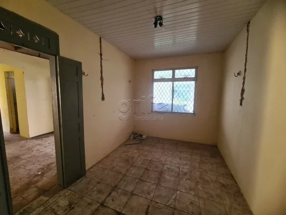Imagem Casa a venda na Rua Senador Alencar, 1301 - Centro, com 2 quartos, 2 banheiros, Quintal e 1 Vaga de ...