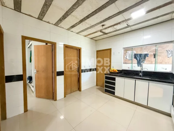 Imagem Casa Comercial à Venda em Taguatinga Norte, 311m², 3 Quartos