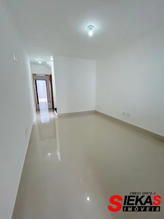 Imagem Aluguel de Casa Espaçosa na Vila Alpina, São Paulo-SP: 3 quartos, 1 suíte, 1 sala, 3 banheiros, 2 vagas, 96m²!