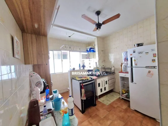 Imagem Praia do Tombo,Próximo ao Mar e Todo o Comércio,62 Metros de Área Útil,Garagem Demarcada.