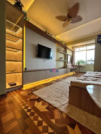 Imagem Apartamento Porteira fechada Frente Praia com 1 dormitório à venda, 67 m² por R$ 710.000 - Gonzaga - Santos/São Paulo