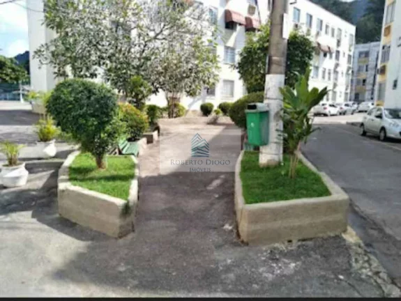 Imagem Excelente oportunidade de investimento: Apartamento à venda em Rio de Janeiro-RJ, bairro Camorim, 2 quartos, 1 sala, 1 banheiro, 1 vaga de garagem, 50m².