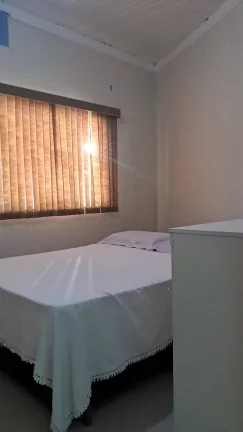 Imagem VENDE-SE ÓTIMA CASA COM 03 BANHEIROS SENDO 02 SUITES E EDICULA