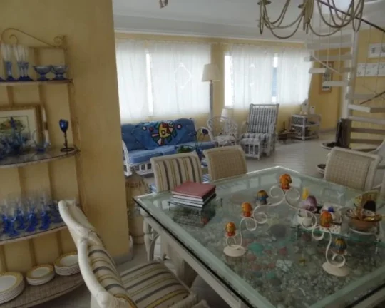 Imagem Apartamento á venda no Guarujá na Praia das Pitangueiras.