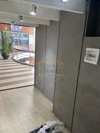 Imagem Loja na Galeria do Rock. Imóvel perfeito para investidores em edifício histórico de São Paulo, c...