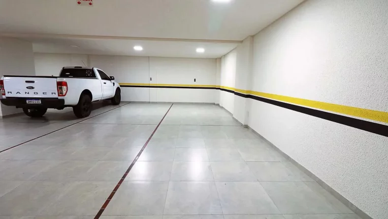 Imagem Cobertura nova com 4 suítes e 03 Vagas na Garagem em - Meia Praia / Itapema