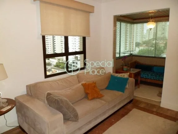 Imagem Reformado! Ótima localização na Vila Romana Apartamento aconchegante com boa planta, varanda envi...