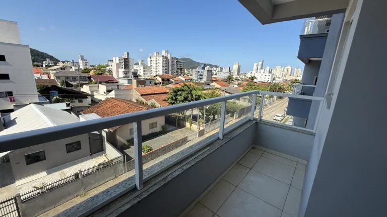 Imagem Apartamento na Praia de Gravatá, Navegantes com 02 quartos, sendo 01 suíte e bem localizado. Adriano Carpes Imóveis Vende