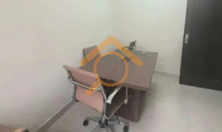 Imagem Sala Comercial de 65m² no Centro de Santos-SP: Venda ou Locação em Condomínio de Destaque