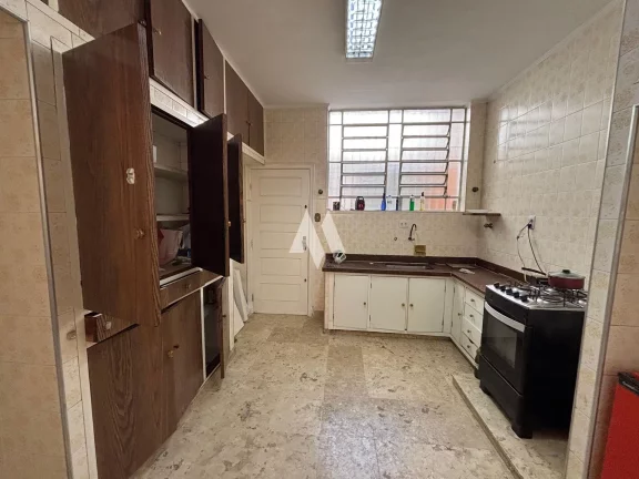 Imagem Casa para locação 5 dormitórios - 7 vagas - Ponta da Praia em Santos