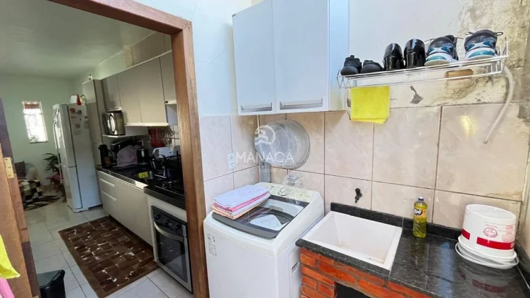 Imagem Casa 2 quartos, 2 garagens, fogão à lenha e churrasqueira, Quinta dos Açores