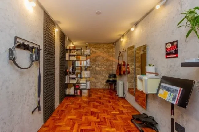 Imagem Apartamento 97m², 2 dormitórios, 2 vagas de garagem, 2 banheiros, área de serviço.
Apartamento l...
