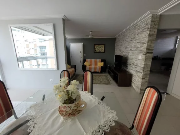Imagem Apartamento com 4 dormitórios à venda, 113 m² por R$ 900.000,00 - Pitangueiras - Guarujá/SP